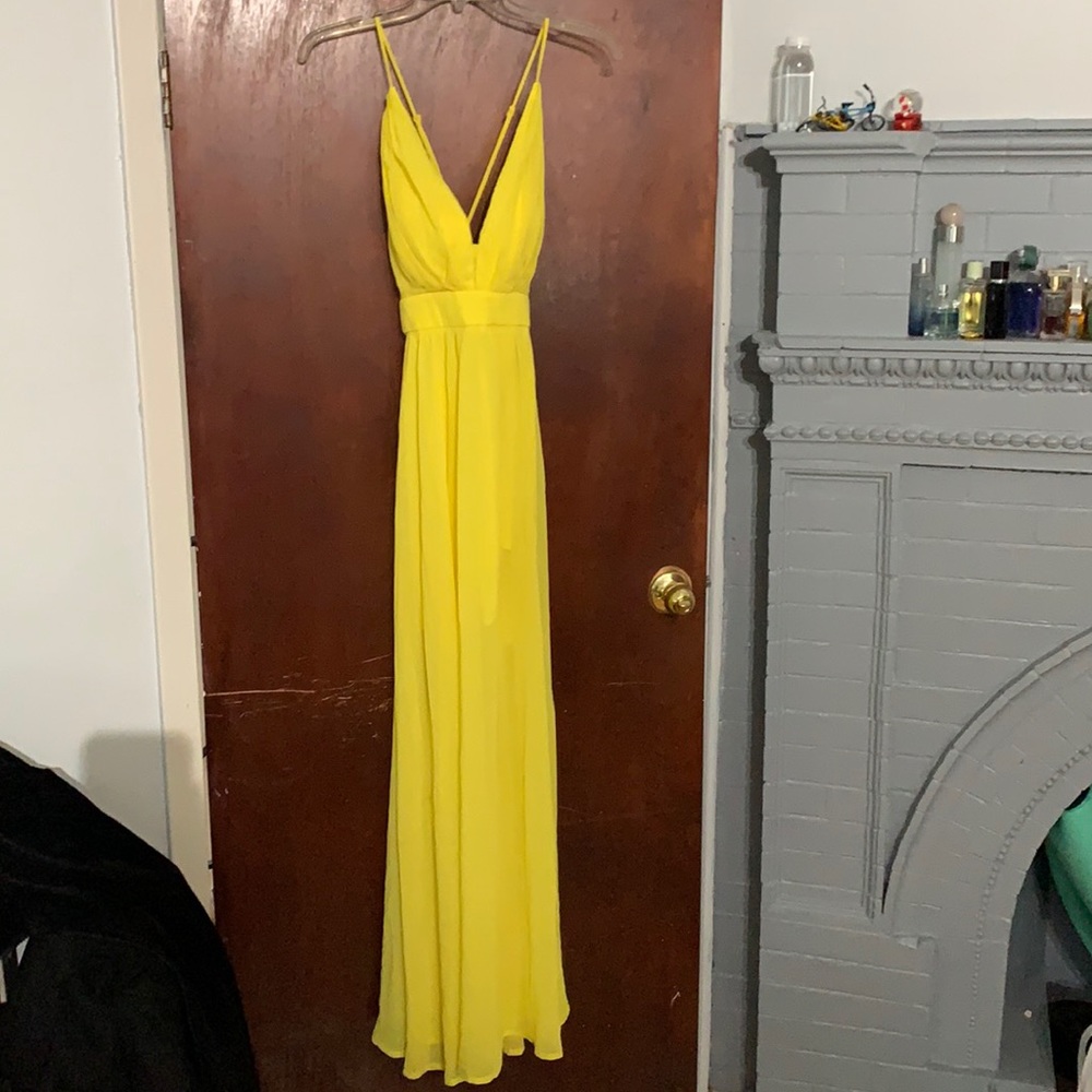 Yellow flowey dress